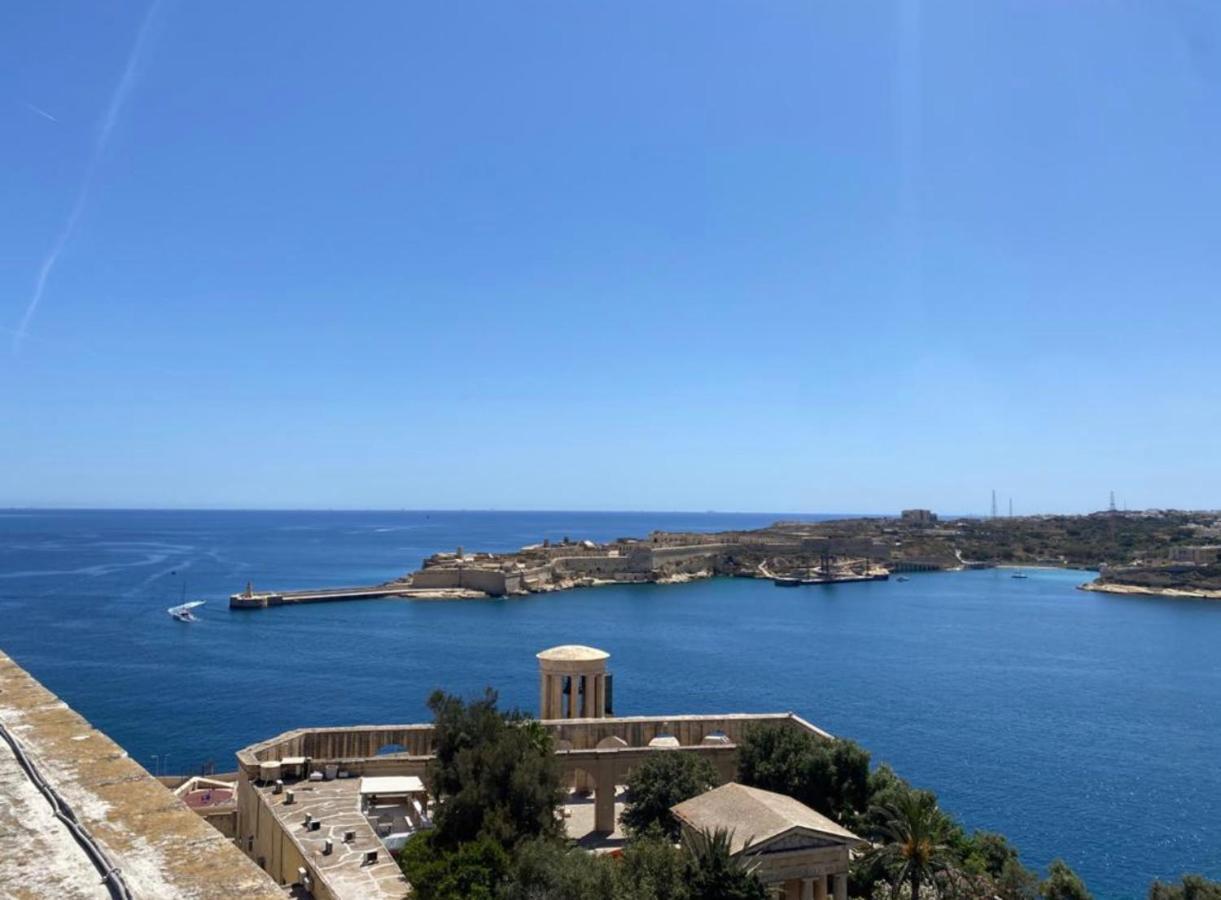 Superb 3 Bedroom Apartment In Valletta Exterior photo